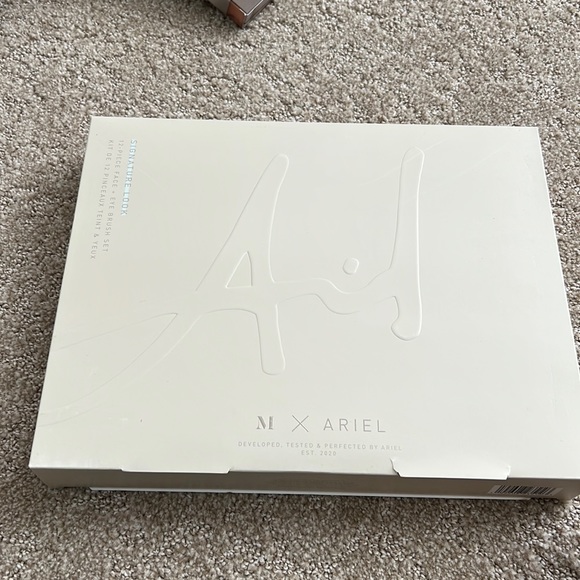 Morphe Other - NIB Morphe x Ariel brush set